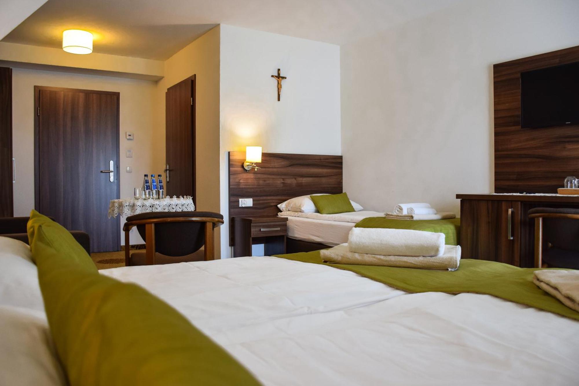 Курортний комплекс Kaniowka Resort- Relaks W Gorach Z Basenem, Sauna I Jacuzzi *