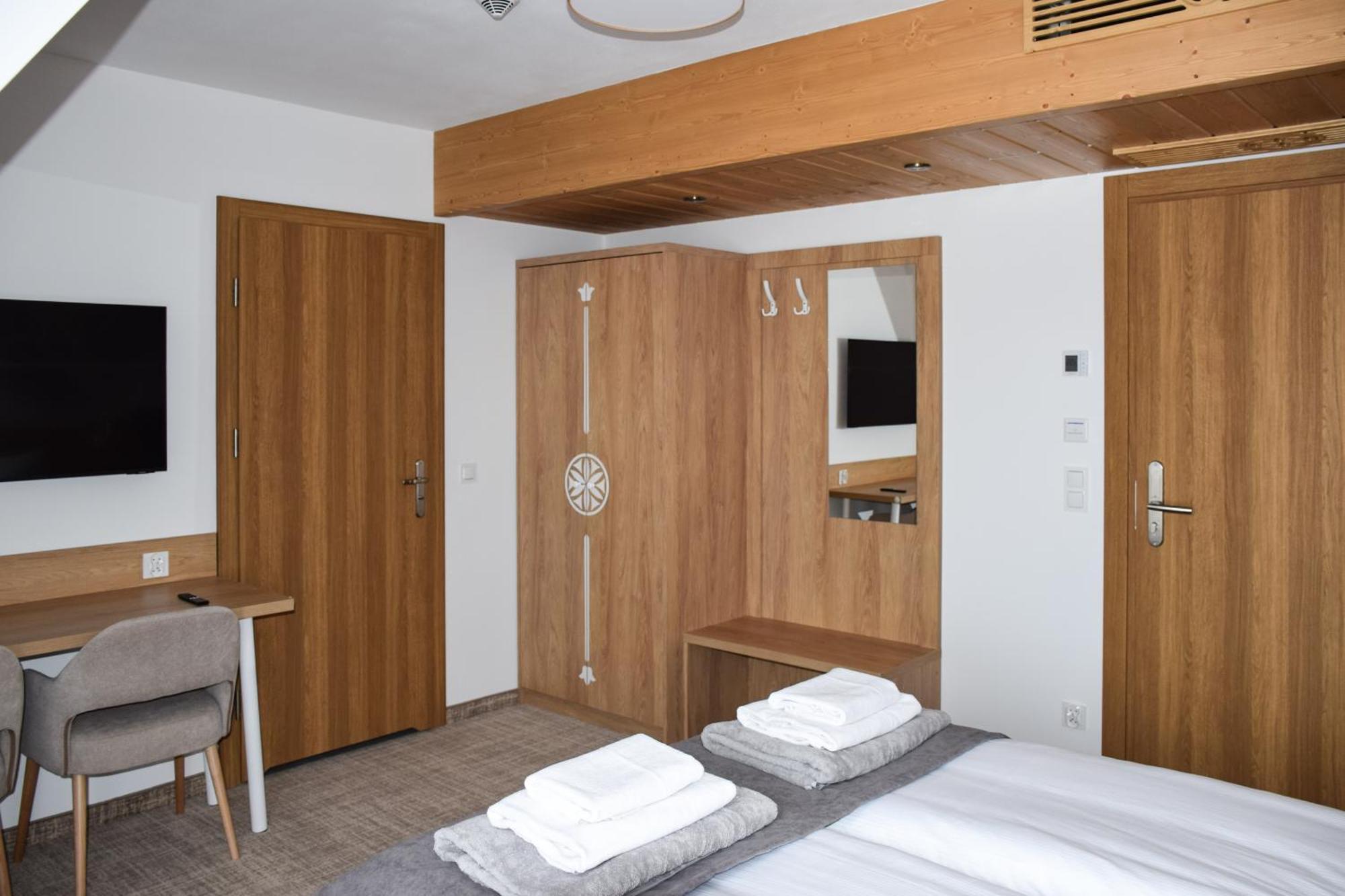 Kaniowka Resort- Relaks W Gorach Z Basenem, Sauna I Jacuzzi Курортний комплекс Бялка-Татшанська